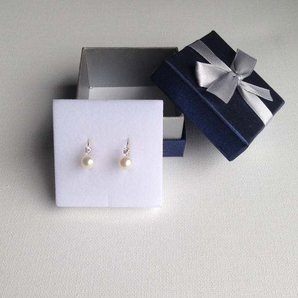 Jewelry - Diamond&Pearl Gold Earrings